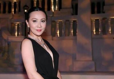 何超琼照片爆料最新图片,优雅魅力依旧，风采依旧不减当年